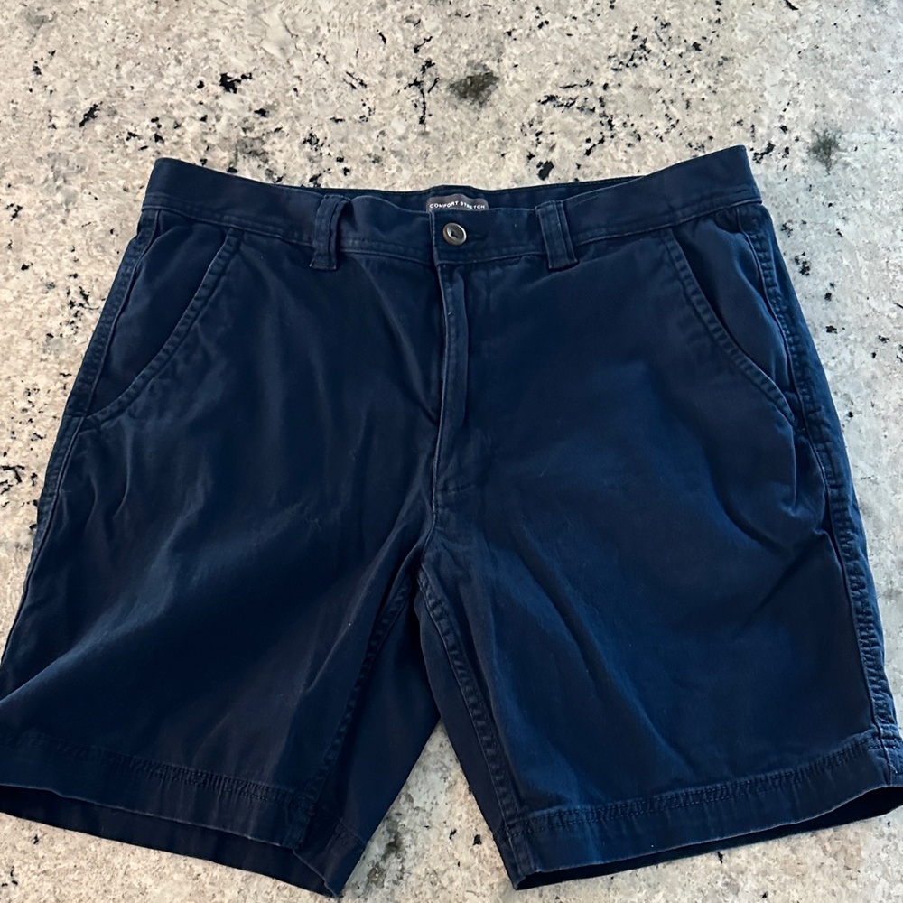 Men’s St. John’s Bay navy shorts 36 NWOT